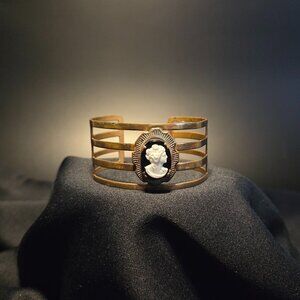 cameo bangle brass